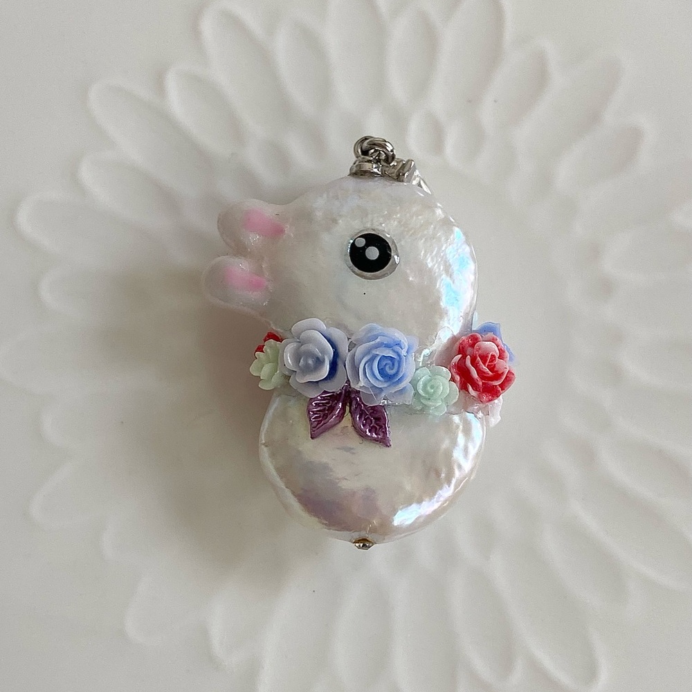 P233-Handmade Freshwater Pearl Detachable Bunny Pendant